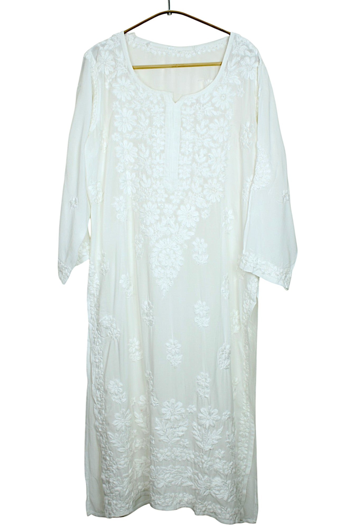 WHITE MODAL LONG KURTA WITH 3D CHIKANKARI