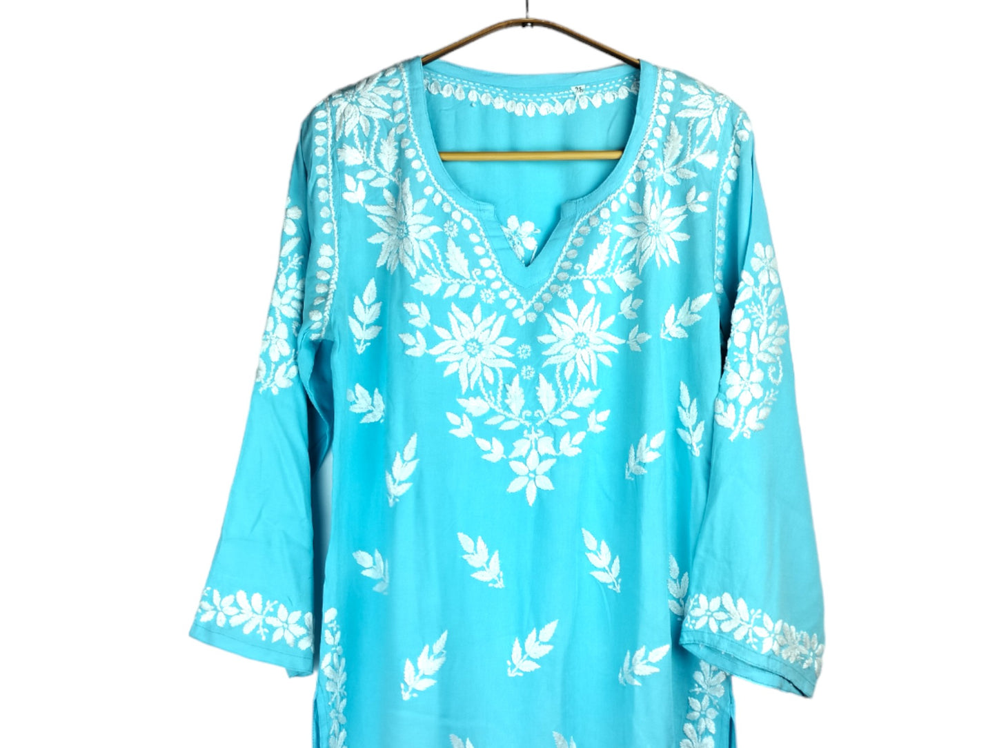 SKY BLUE KURTA SET WITH FLORAL CHIKANKARI