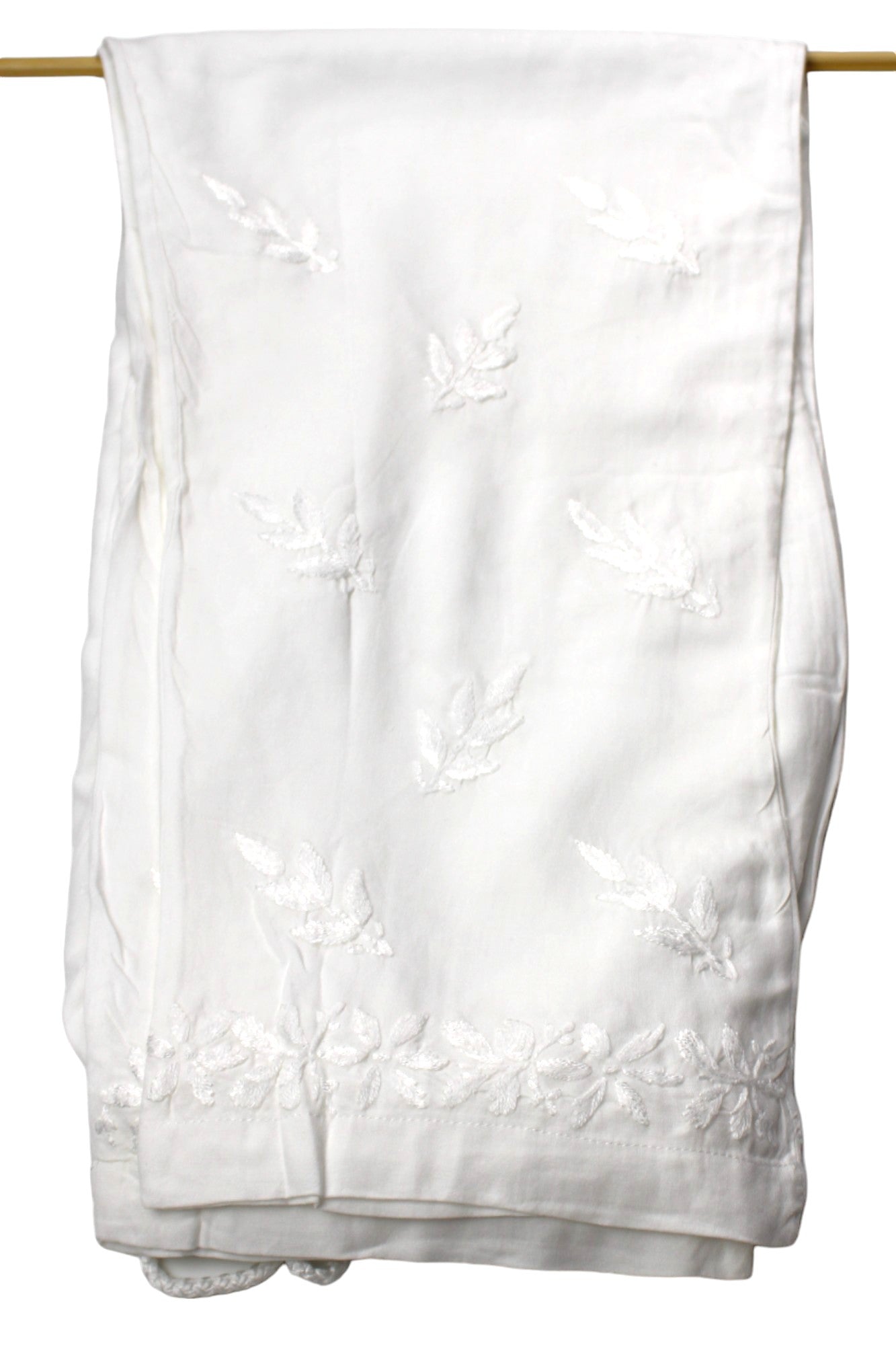 WHITE KURTA SET WITH FLORAL CHIKANKARI
